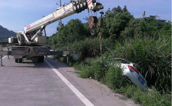 盘山重载吊车救援